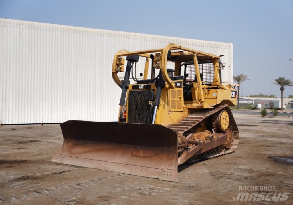 CAT D 6 R Telaketjupuskutraktorit