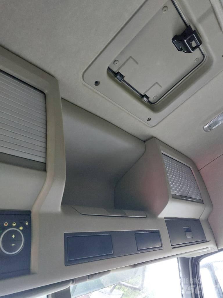 Lastbil Volvo Vetopöytäautot