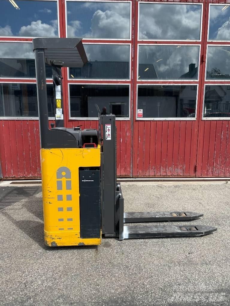 Atlet A160 Ajettavat pinoamisvaunut