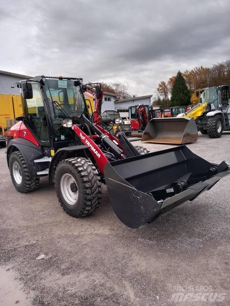 Yanmar V 7 Backhoe loaders