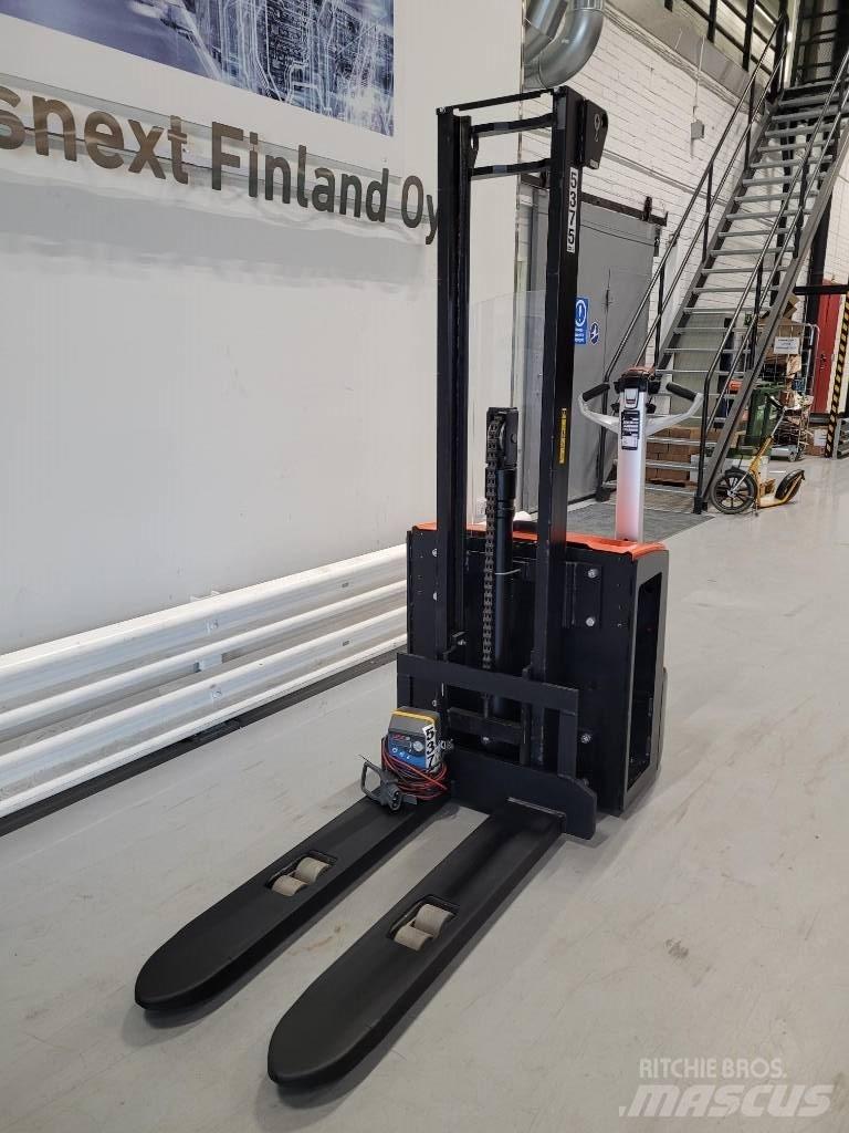 Rocla SWS 16 Käyden ajettavat pinoamistrukit