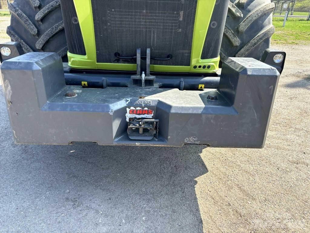 CLAAS Xerion 5000 Traktorit