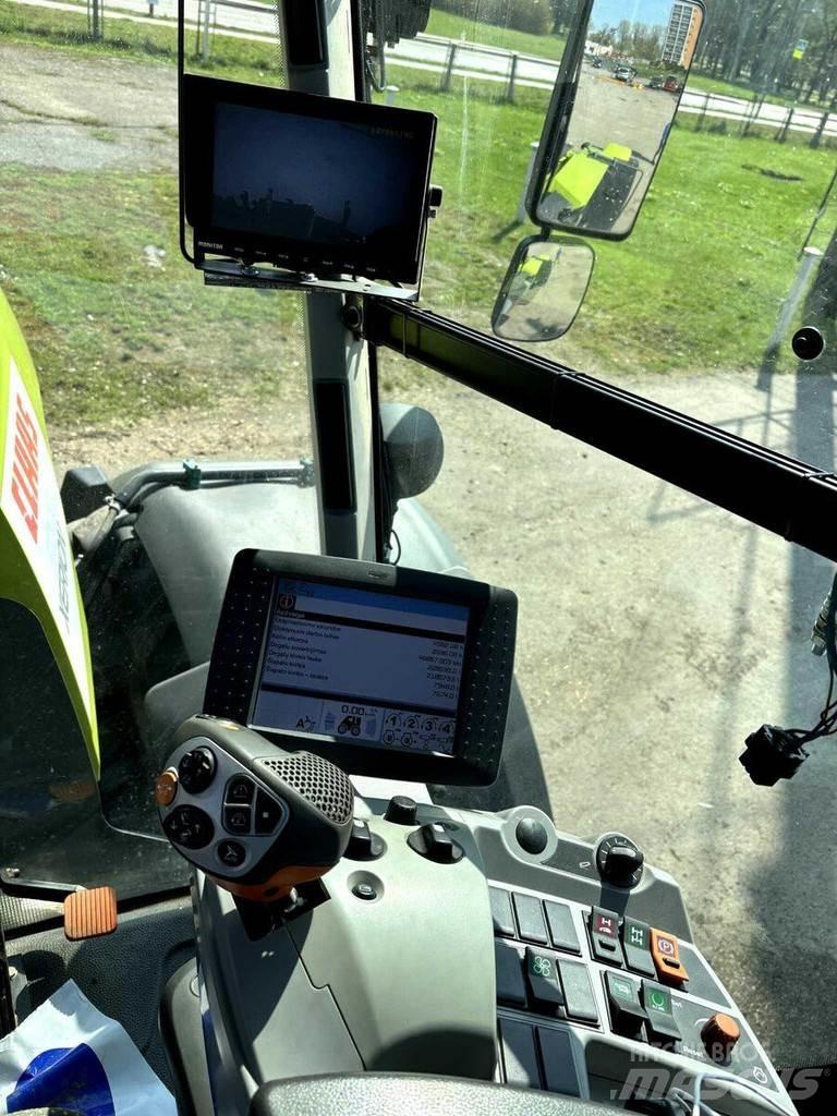 CLAAS Xerion 5000 Traktorit