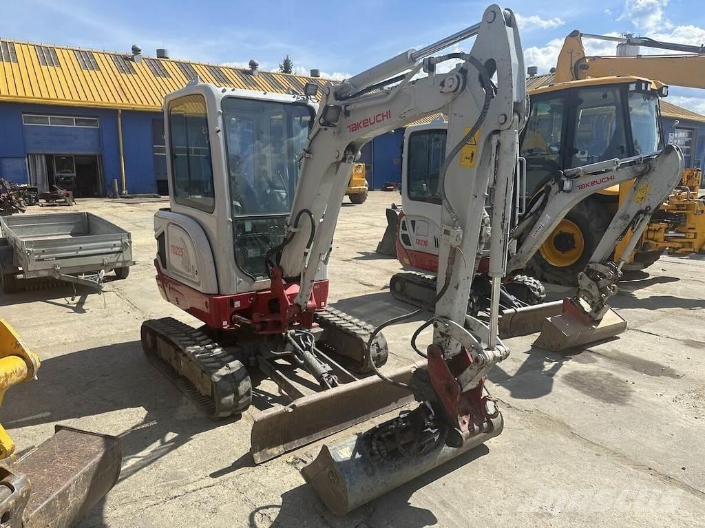 Takeuchi TB225 Minikaivukoneet < 7t