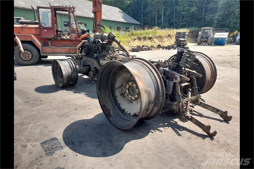 Valtra T213 Traktorit