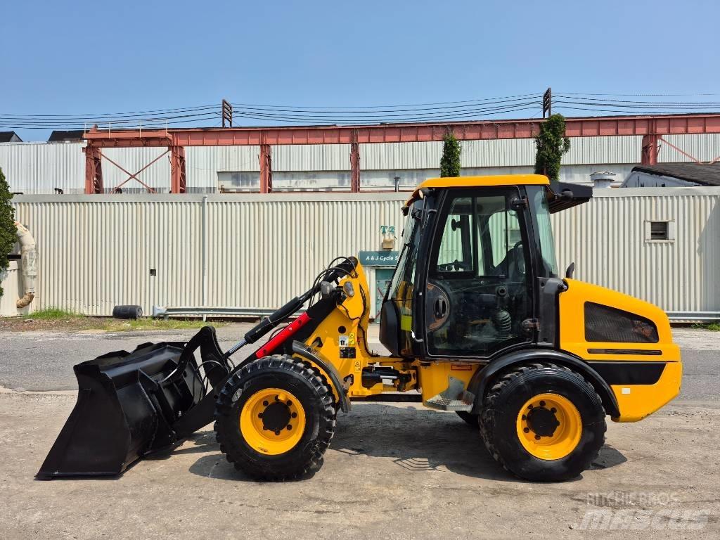 JCB 407 Pyöräkuormaajat