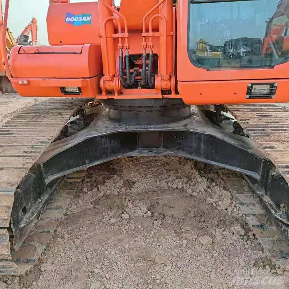 Doosan 225 Telakaivukoneet