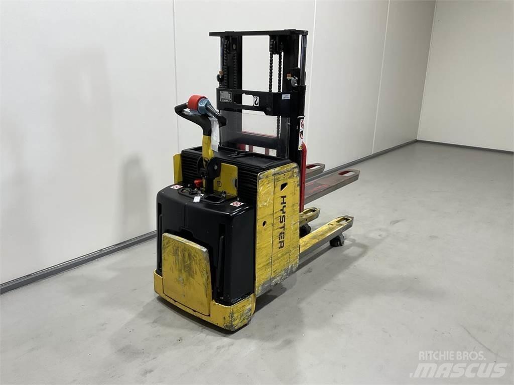 Hyster P2.0SD-17 Ajettavat pinoamisvaunut
