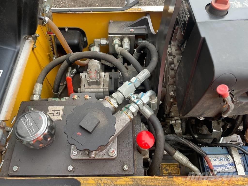 Mecalac MBR 71 Yksivalssijyrät