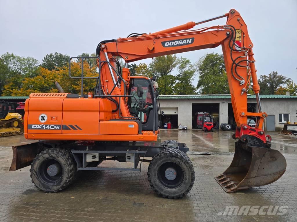 Doosan DX 140-W Pyöräkaivukoneet
