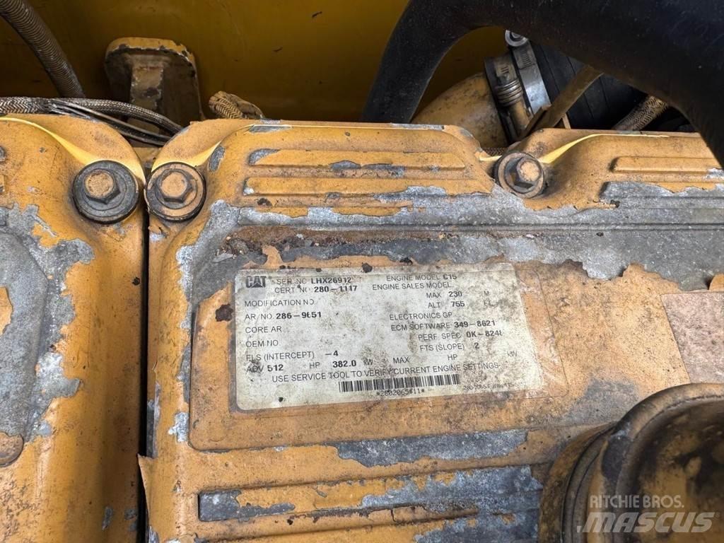 CAT 374DL Telakaivukoneet