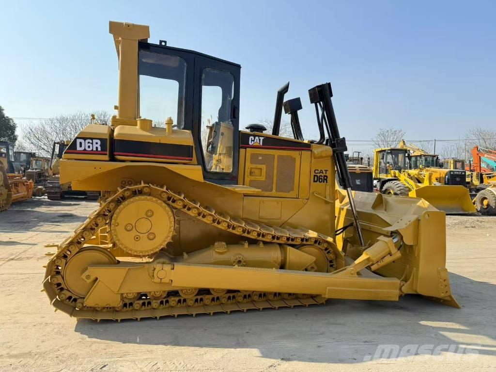 CAT D 6 R Telaketjupuskutraktorit