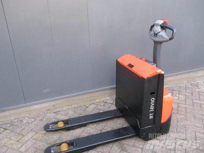 Toyota LWE 140 Lavansiirtotrukit