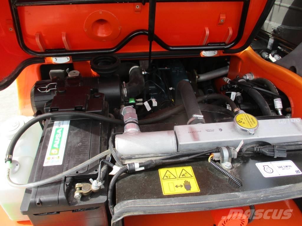Ausa T144 H X4 (909) Kurottajat