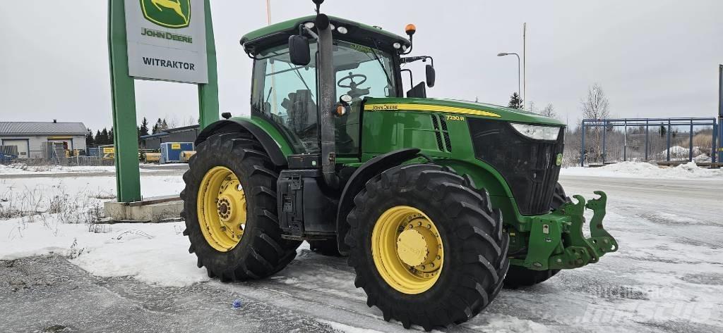 John Deere 7230 R Traktorit