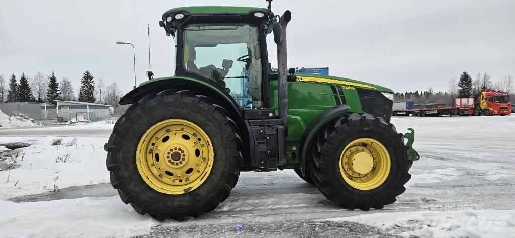 John Deere 7230 R Traktorit