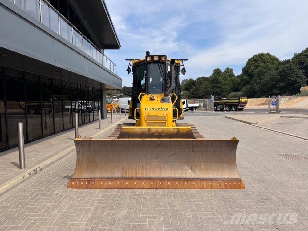Komatsu D37PXi-24 Telaketjupuskutraktorit