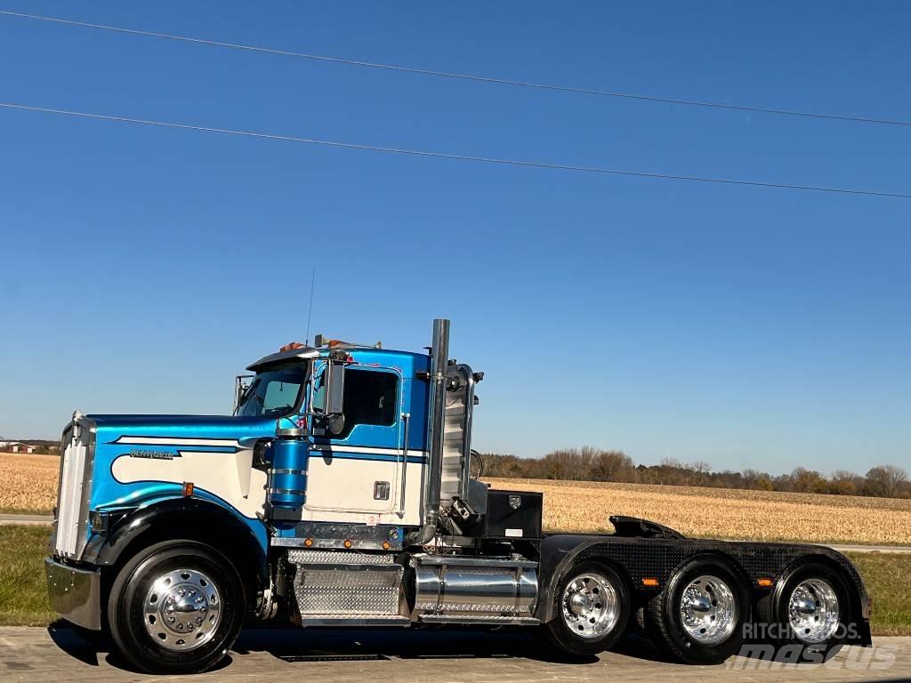 Kenworth W 900 Vetopöytäautot