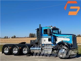 Kenworth W 900 Vetopöytäautot