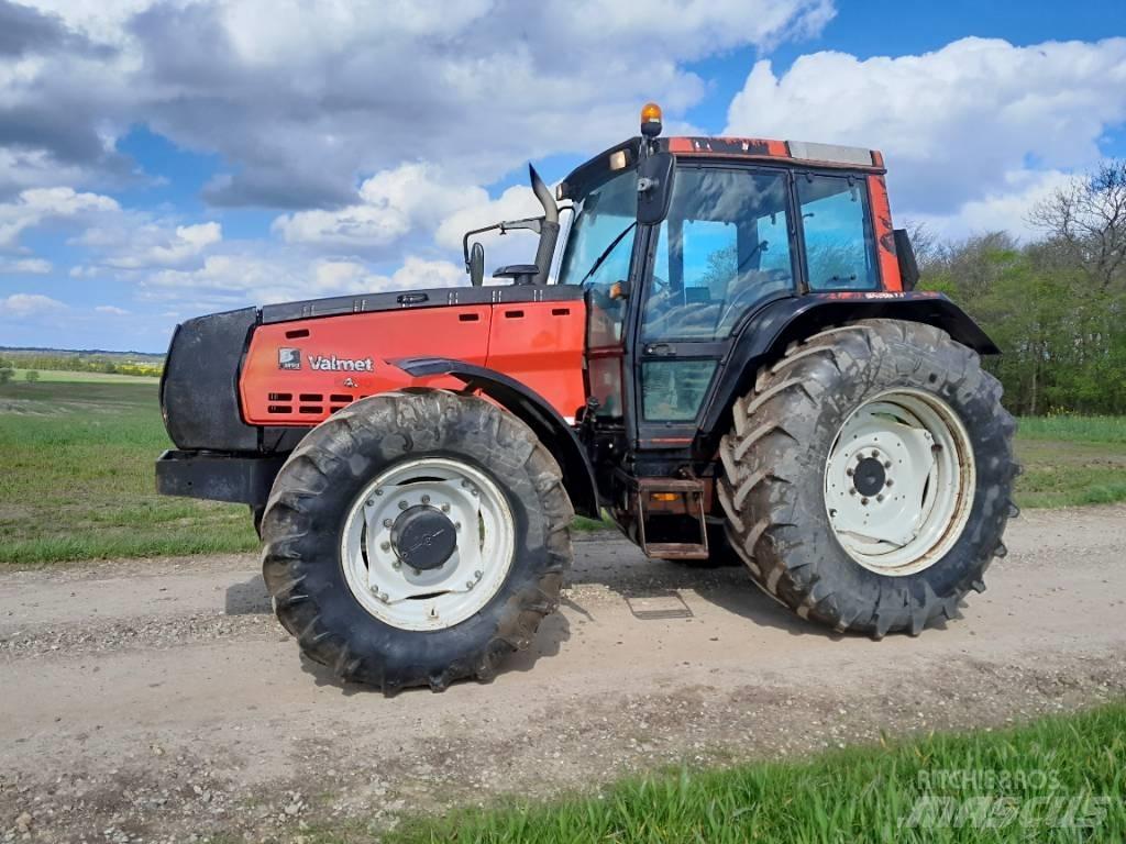 Valmet 8450 Traktorit