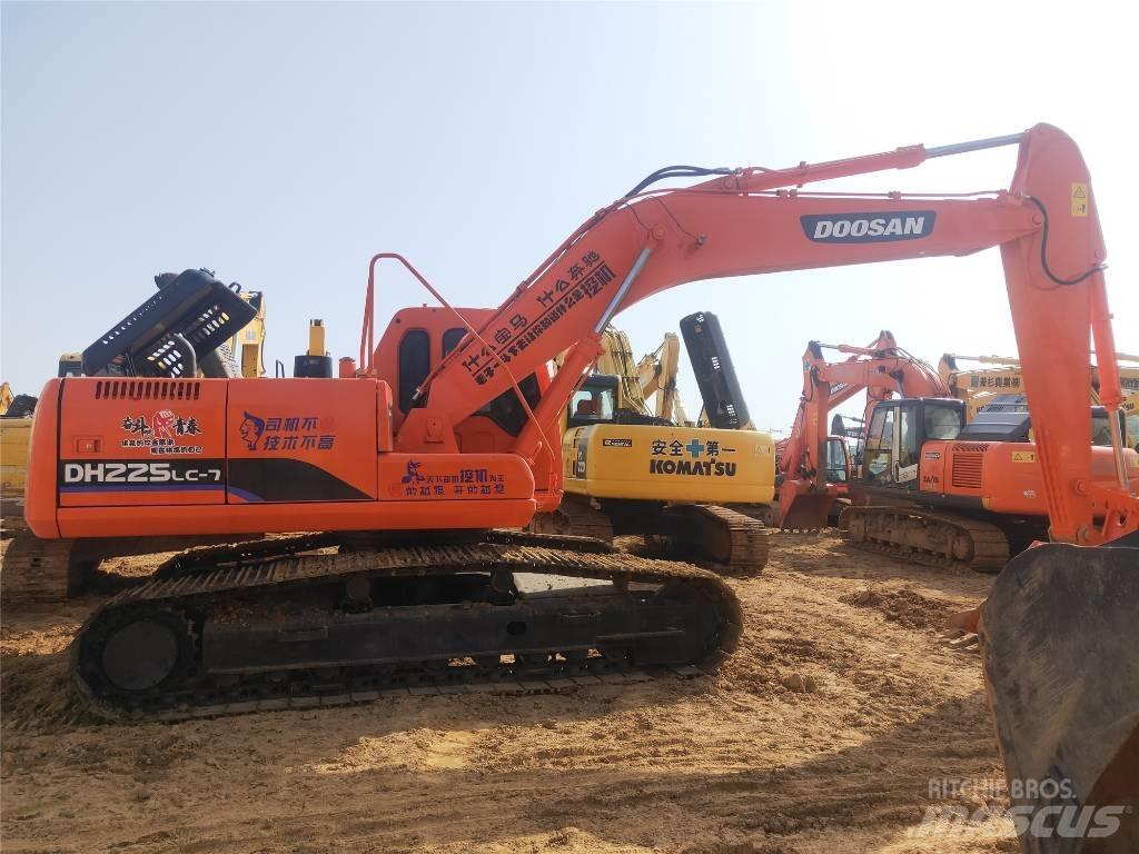 Doosan DH225LC-7 Telakaivukoneet