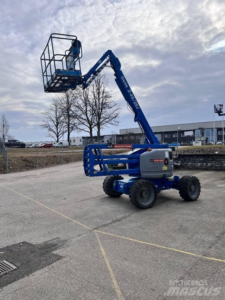 Genie Z 45/25 J RT Kuukulkijat