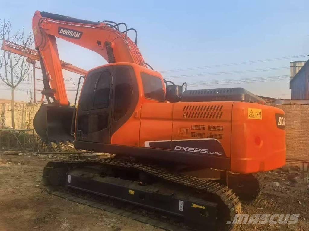 Doosan DX225 Telakaivukoneet