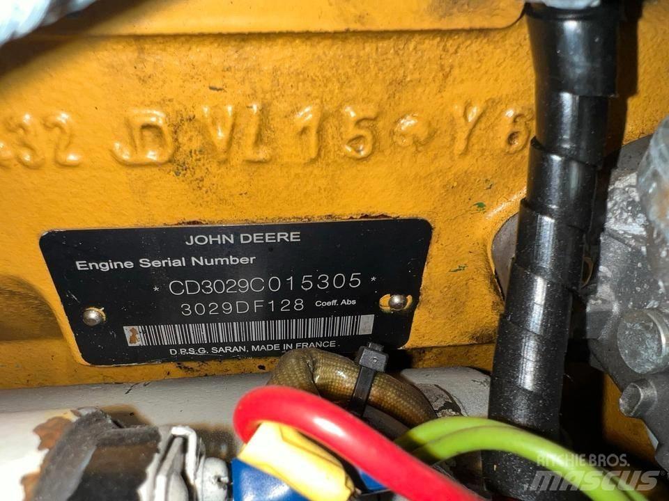  2x John Deere 25 KVA Dieselgeneraattorit