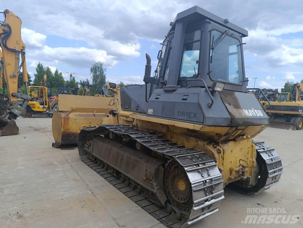 Komatsu D61EXL-12 Telaketjupuskutraktorit