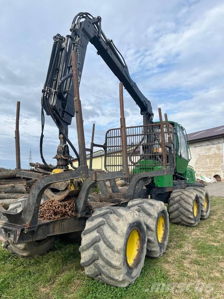 John Deere 810 E Kuormatraktorit