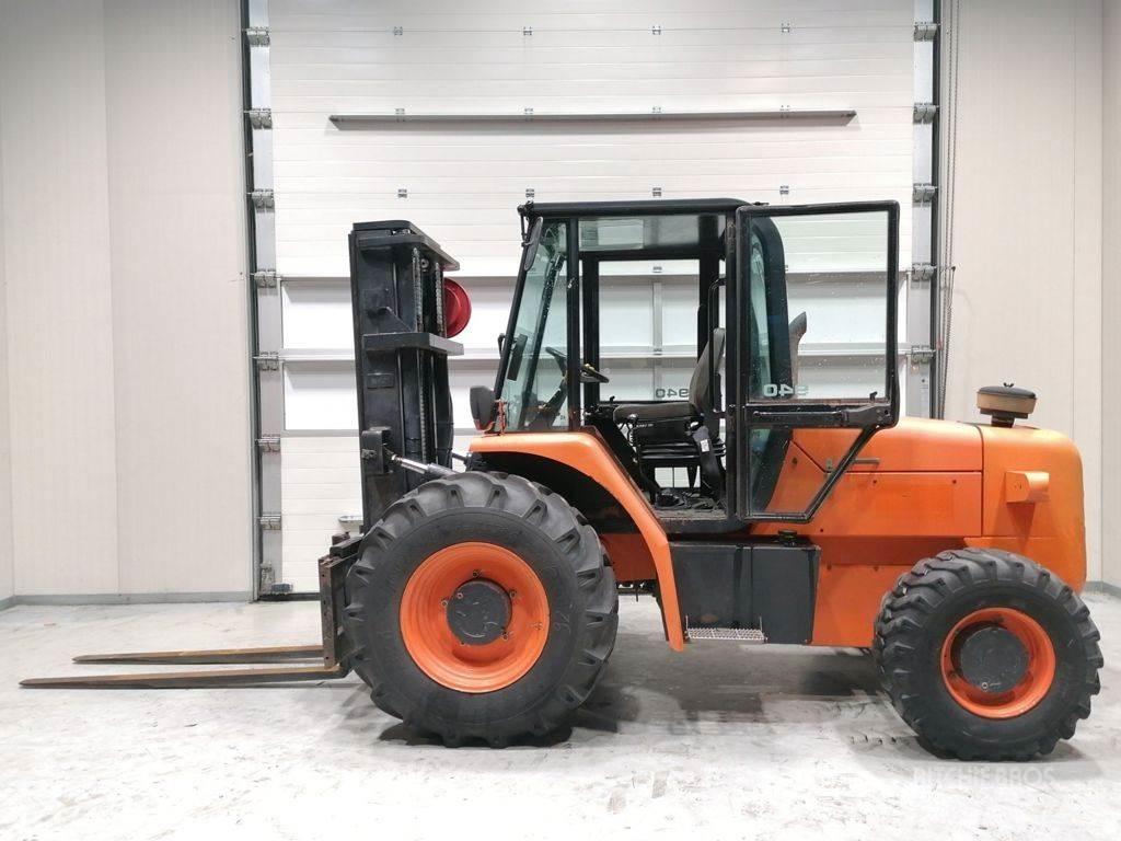JCB 940 Maastotrukit