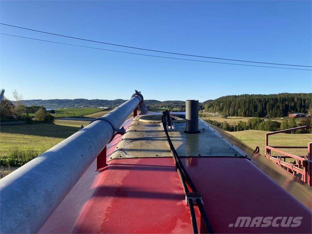 Moi GB 12 tankvogn Kuivalannan levittimet