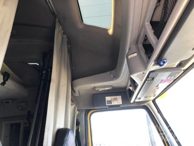 Volvo VNL Vetopöytäautot