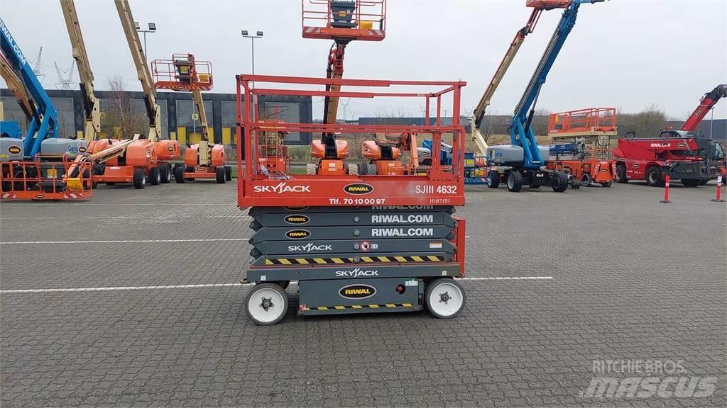 SkyJack SJIII4632 Saksilavat