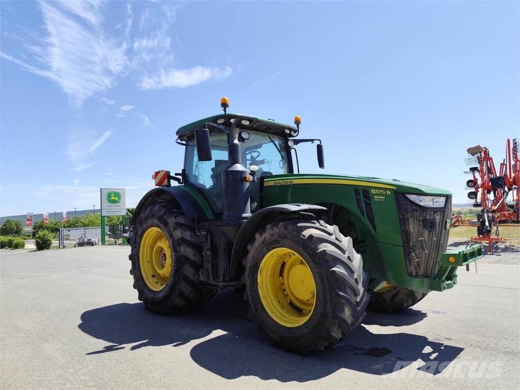 John Deere 8370R Traktorit