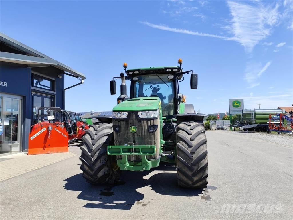 John Deere 8370R Traktorit
