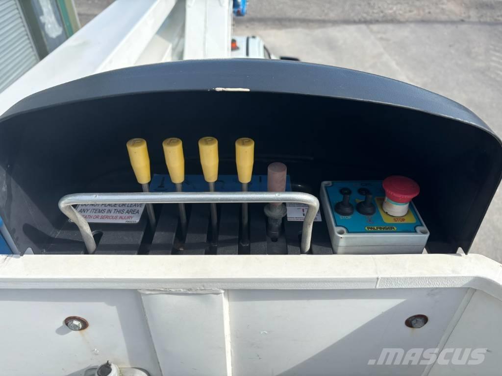 Palfinger P130A Nostolava-autot