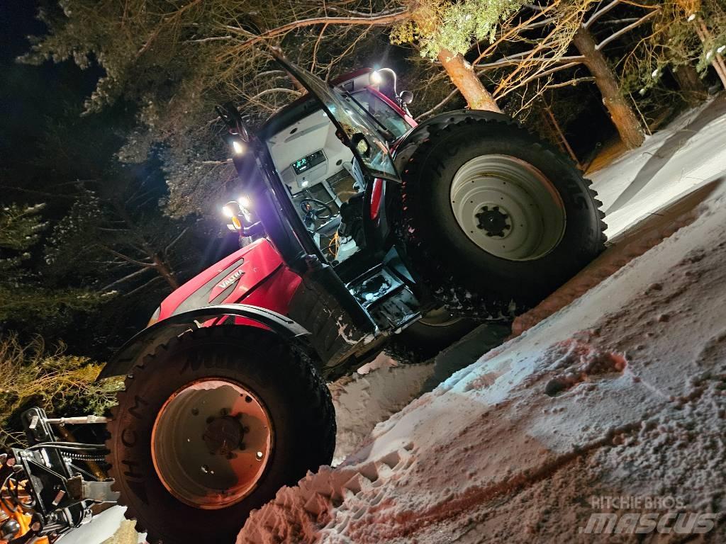 Valtra N154 Traktorit