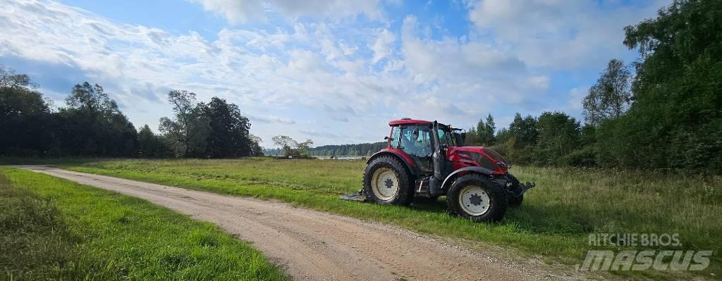 Valtra N154 Traktorit