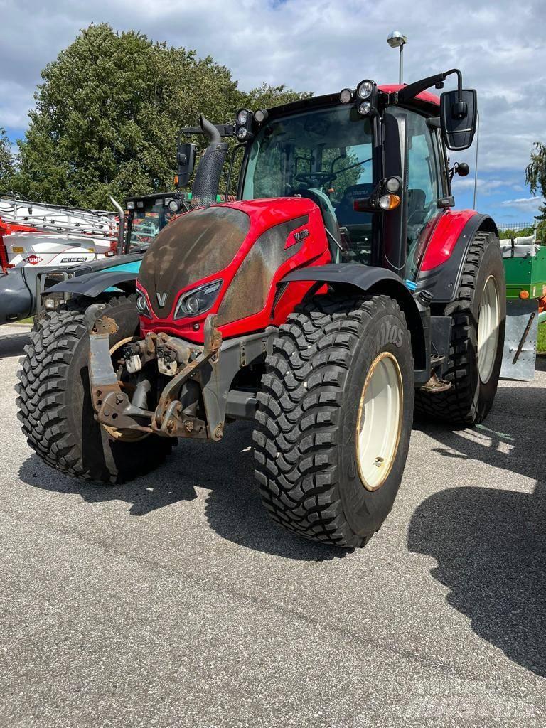 Valtra N154 Traktorit