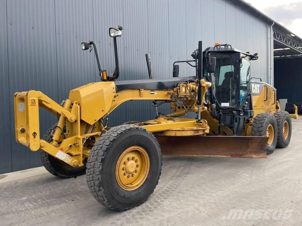 CAT 140M Tiehöylät