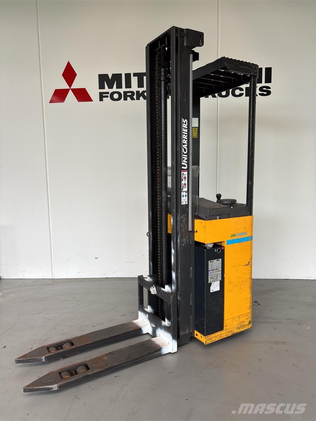 Atlet A160 Ajettavat pinoamisvaunut