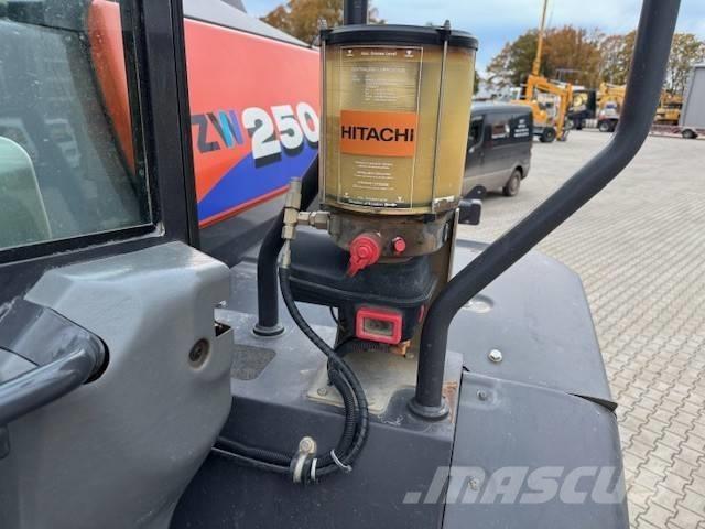 Hitachi ZW 250-6 Pyöräkuormaajat