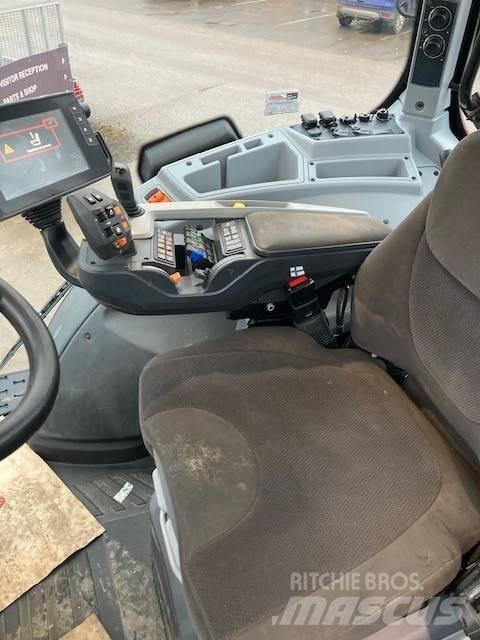 Valtra T214 Versu Traktorit