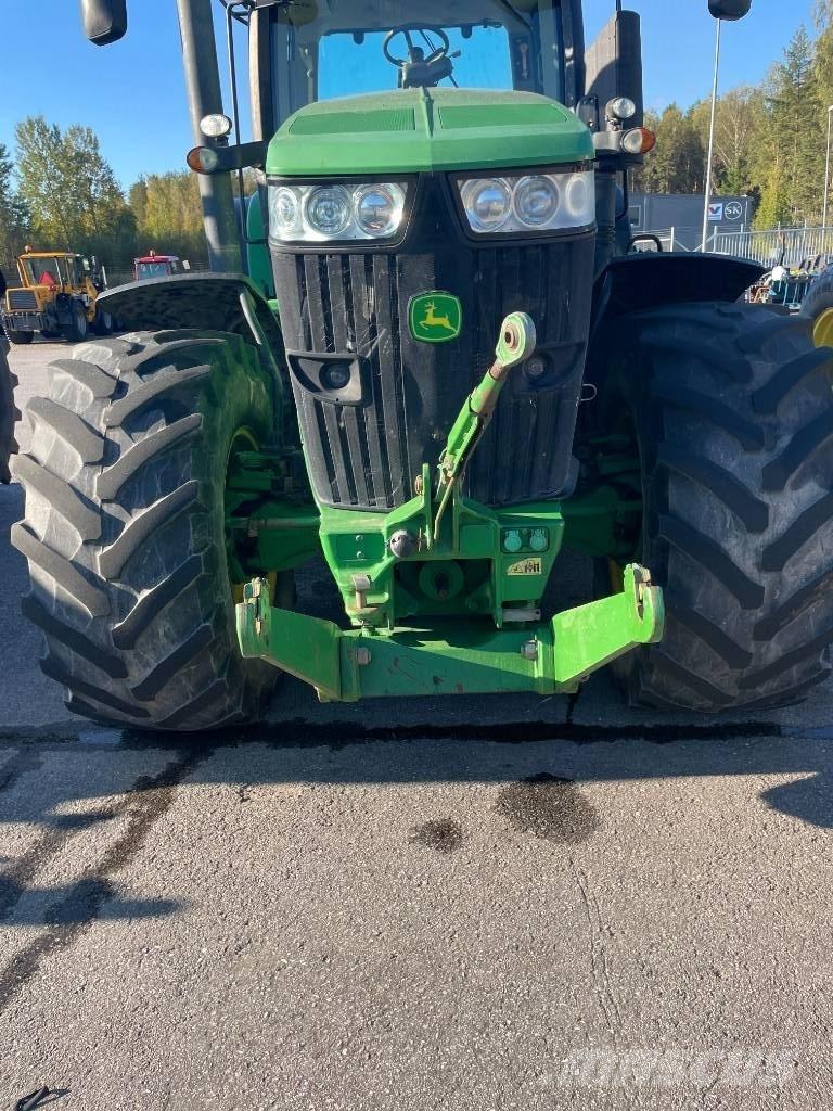 John Deere 7200 R Traktorit