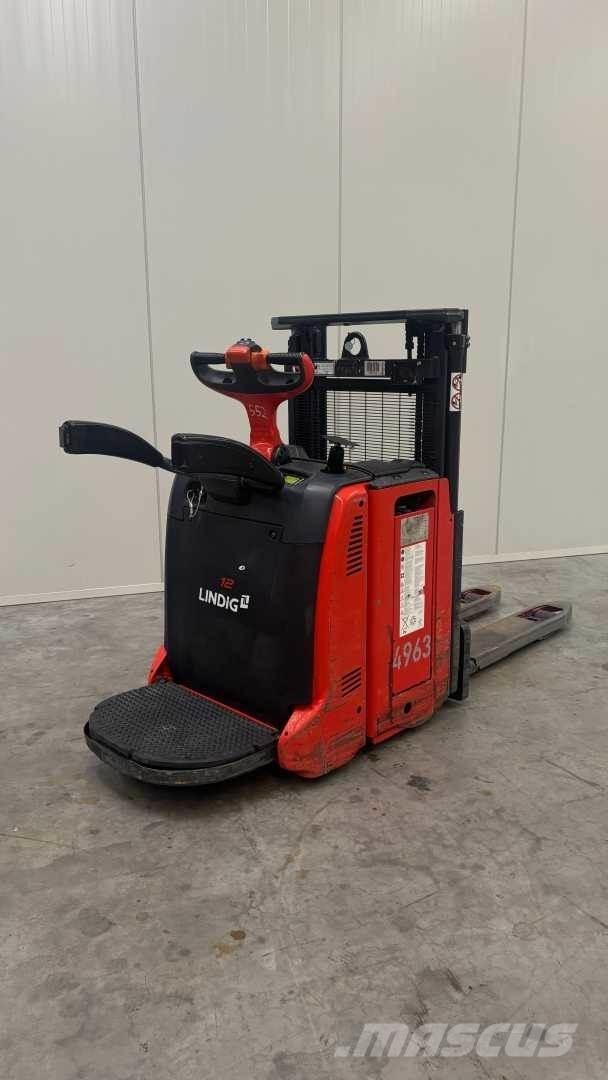 Linde D12AP Ajettavat pinoamisvaunut