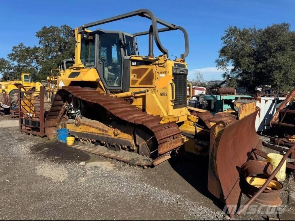CAT D 6 M Telaketjupuskutraktorit