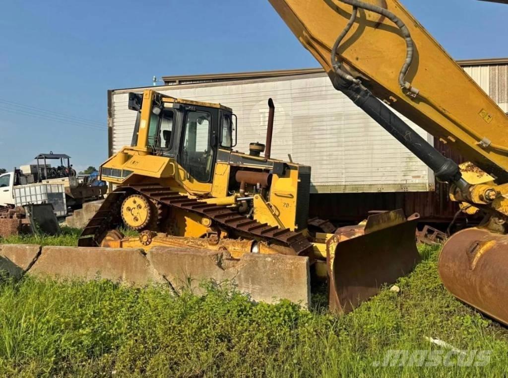 CAT D 6 M Telaketjupuskutraktorit
