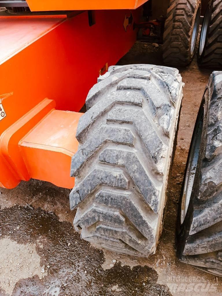 JLG 860 SJ Teleskooppipuominostimet