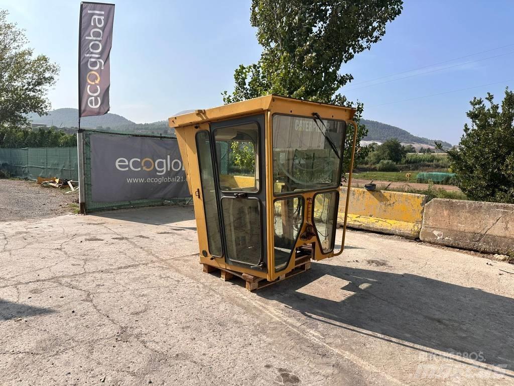 CAT 140 H Ohjaamo ja sisusta